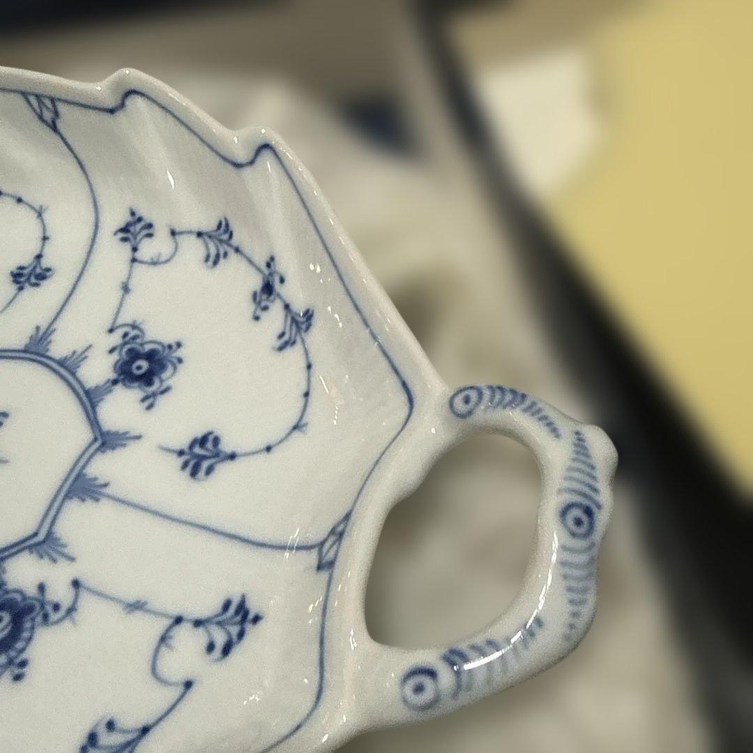 ロイヤルコペンハーゲン ブルーフルーテッドハーフレース リーフプレート