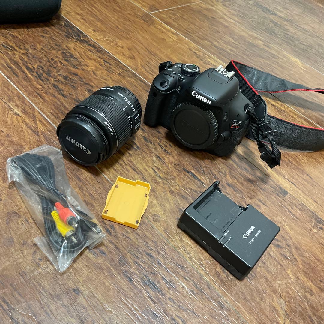 Canon EOS Kiss X5 デジタル一眼レフ& finepix F200