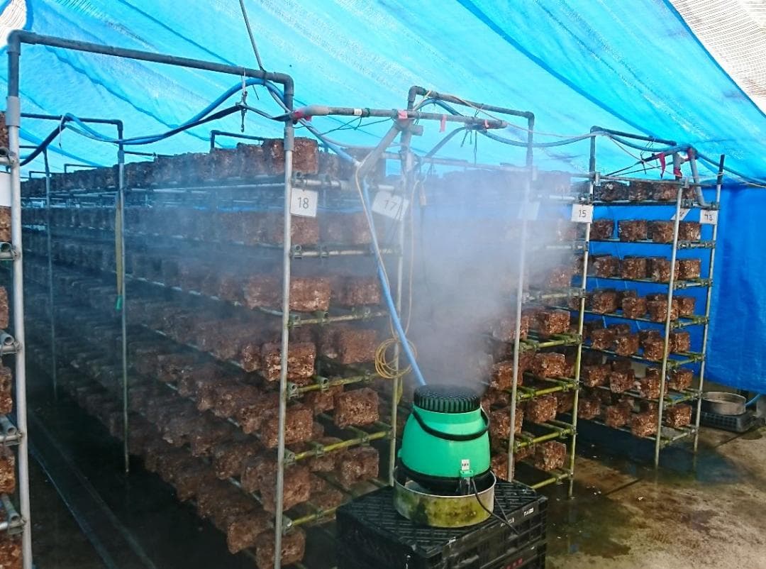 遠心式加湿器TL5500型　3,500～4,000cc/時の豊富な噴霧量