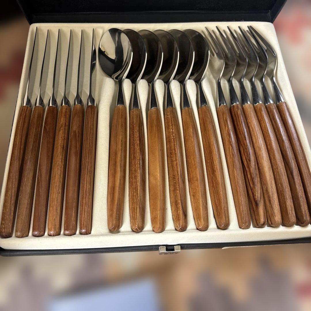 SKAUGUM チーク材 カトラリーセット 18点
