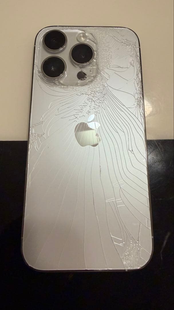 iPhone 14 Pro 128GB SIMフリー シルバー 背面割れ有