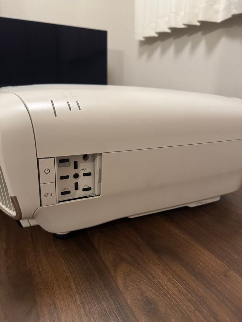 値下げ　Epson EH-TW8300W プロジェクター本