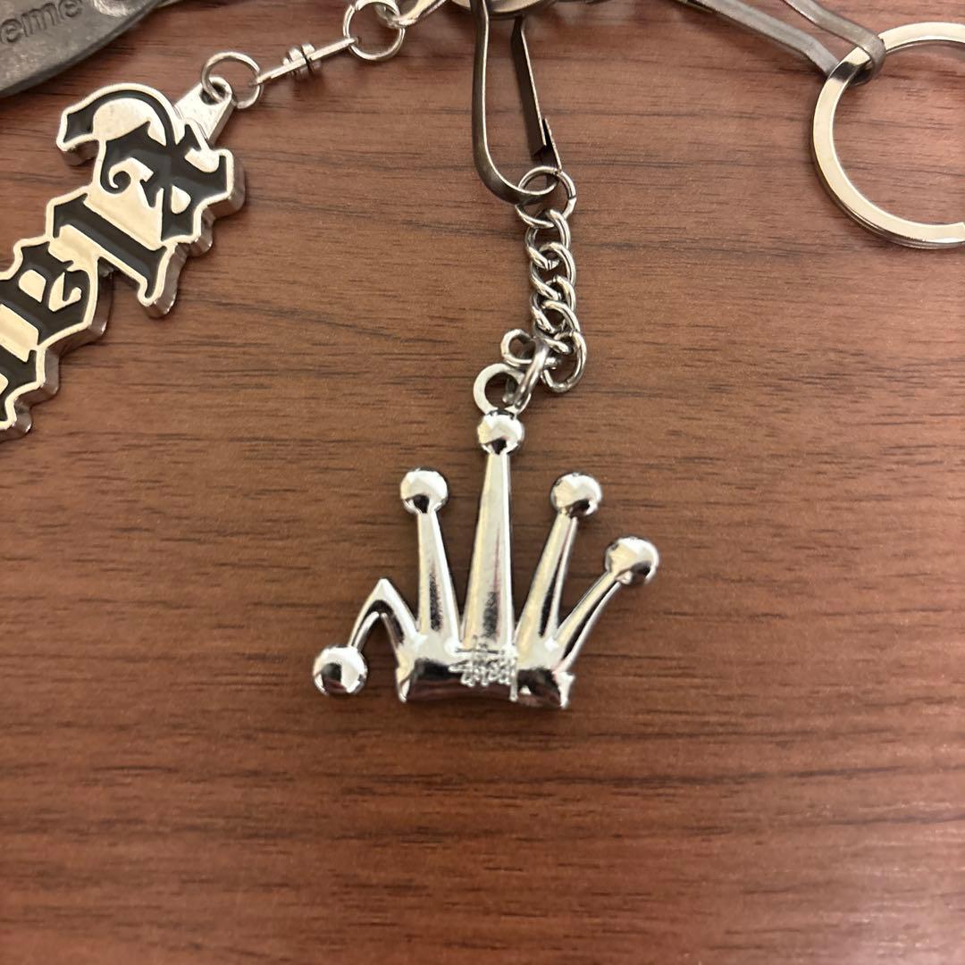 hufカラビナ　ストゥーシー　supreme エクストララージ　キーホルダー