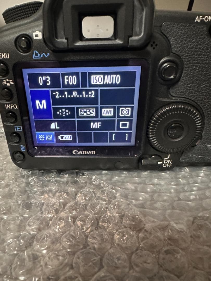 【ほぼ新品】キャノン Canon EOS 5D Mark II 1700回