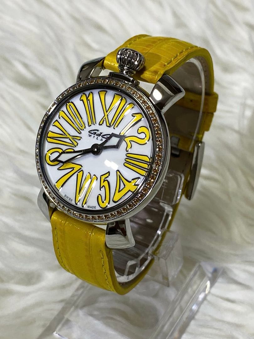 GaGa MILANO 6025.06 イエローストーン付きモデル