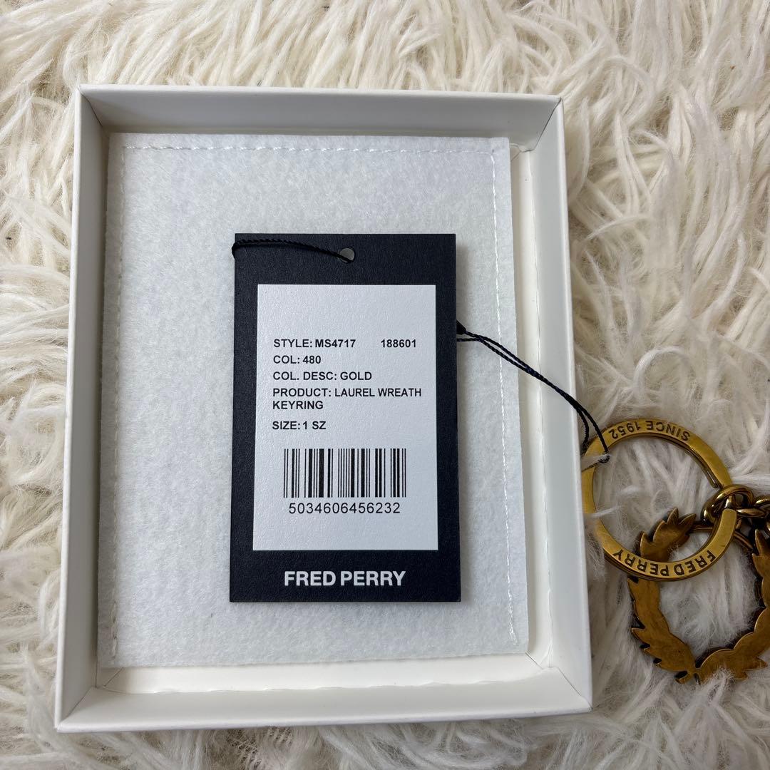 新品☆未使用【フレッドペリー】ゴールド　ロゴデザイン　刻印　キーリング