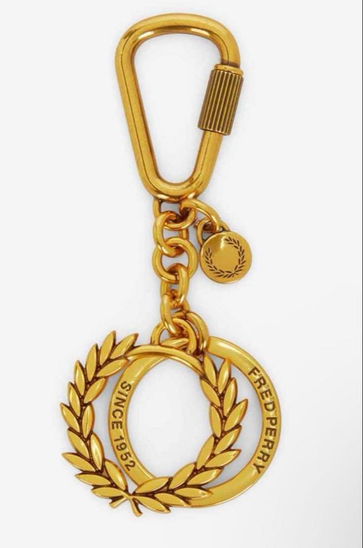 新品☆未使用【フレッドペリー】ゴールド　ロゴデザイン　刻印　キーリング
