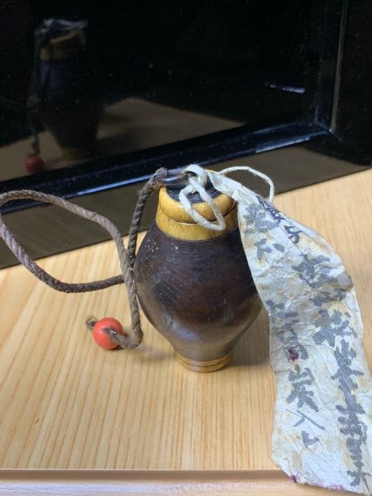 根付け　木製 印籠　サンゴ骨董煙草入れ　時代提げ物　民藝　古民具