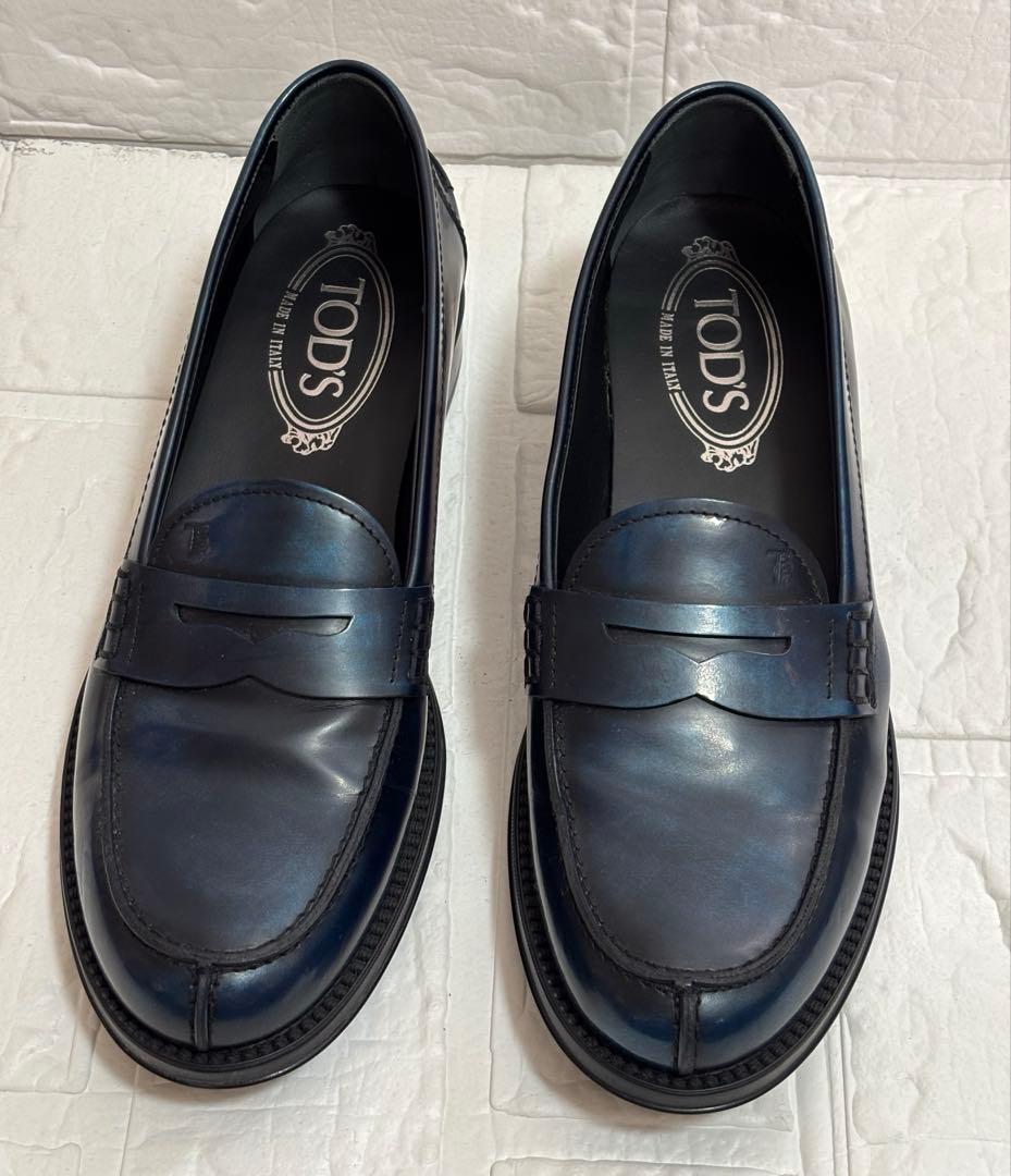 ほぼ未使用TOD'S ダークネイビー　レザー ローファー36サイズ jp23