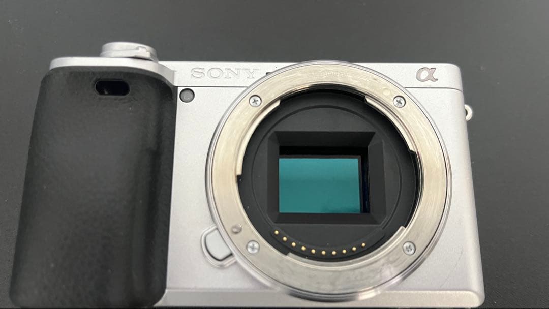 SONY α6400 ミラーレスカメラ 本体と付属品