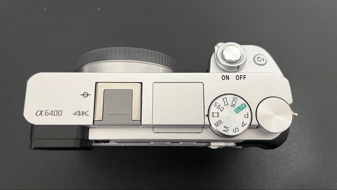 SONY α6400 ミラーレスカメラ 本体と付属品