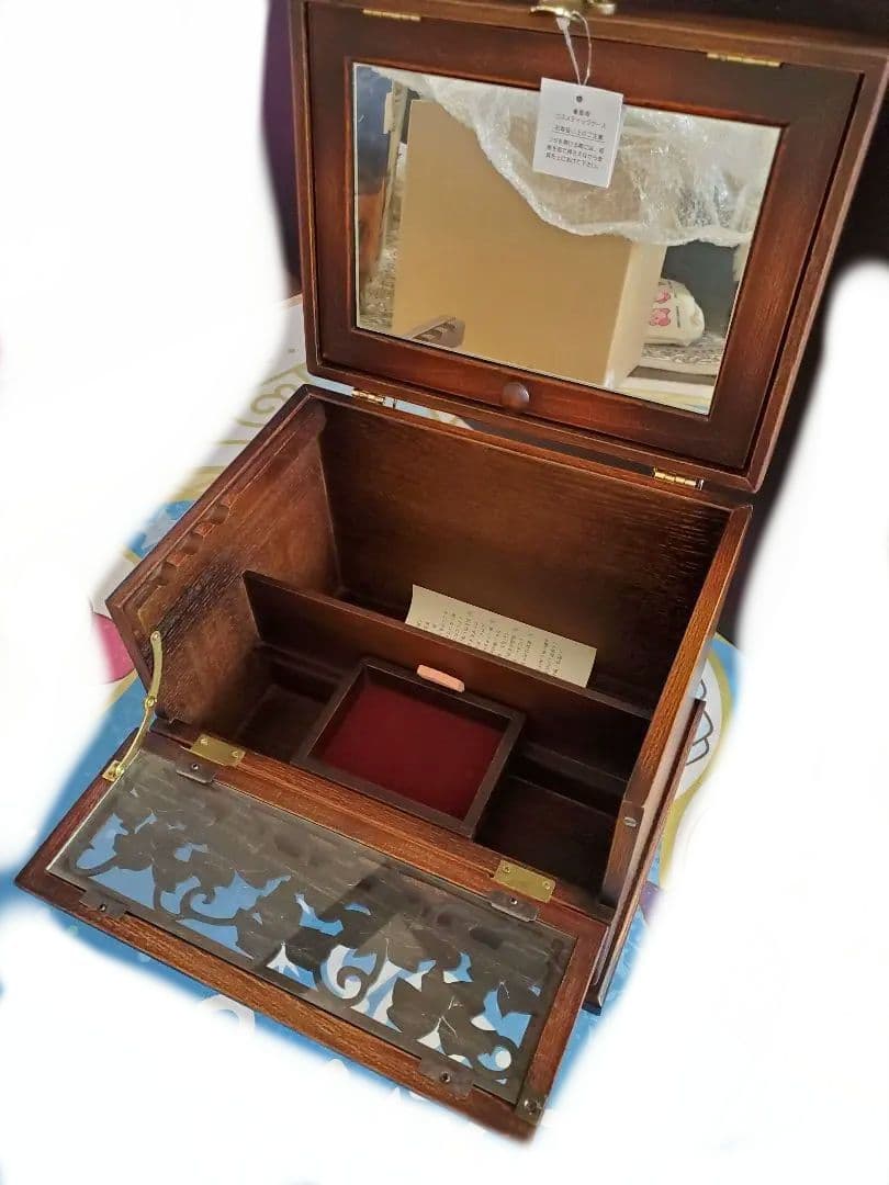 最終価格【新品未使用美品箱有】葡萄彫り　コスメ　化粧収納BOX