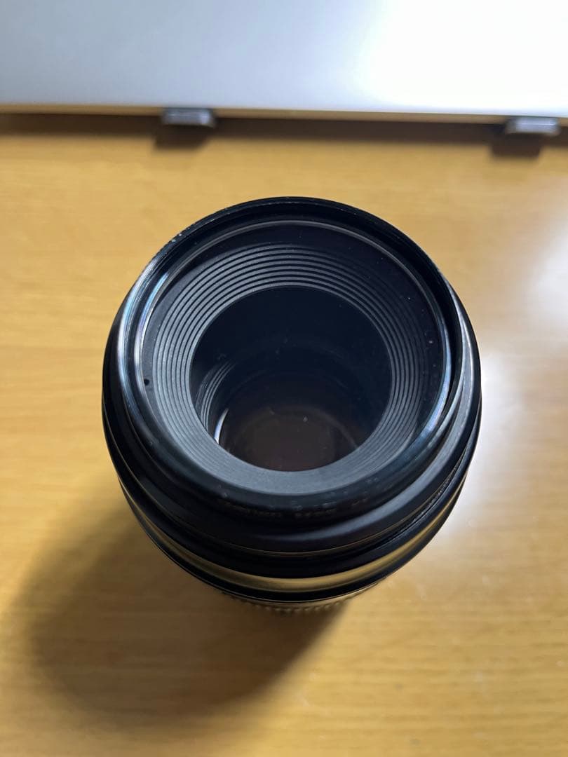 Canon EF 100mm f/2.8 マクロレンズ