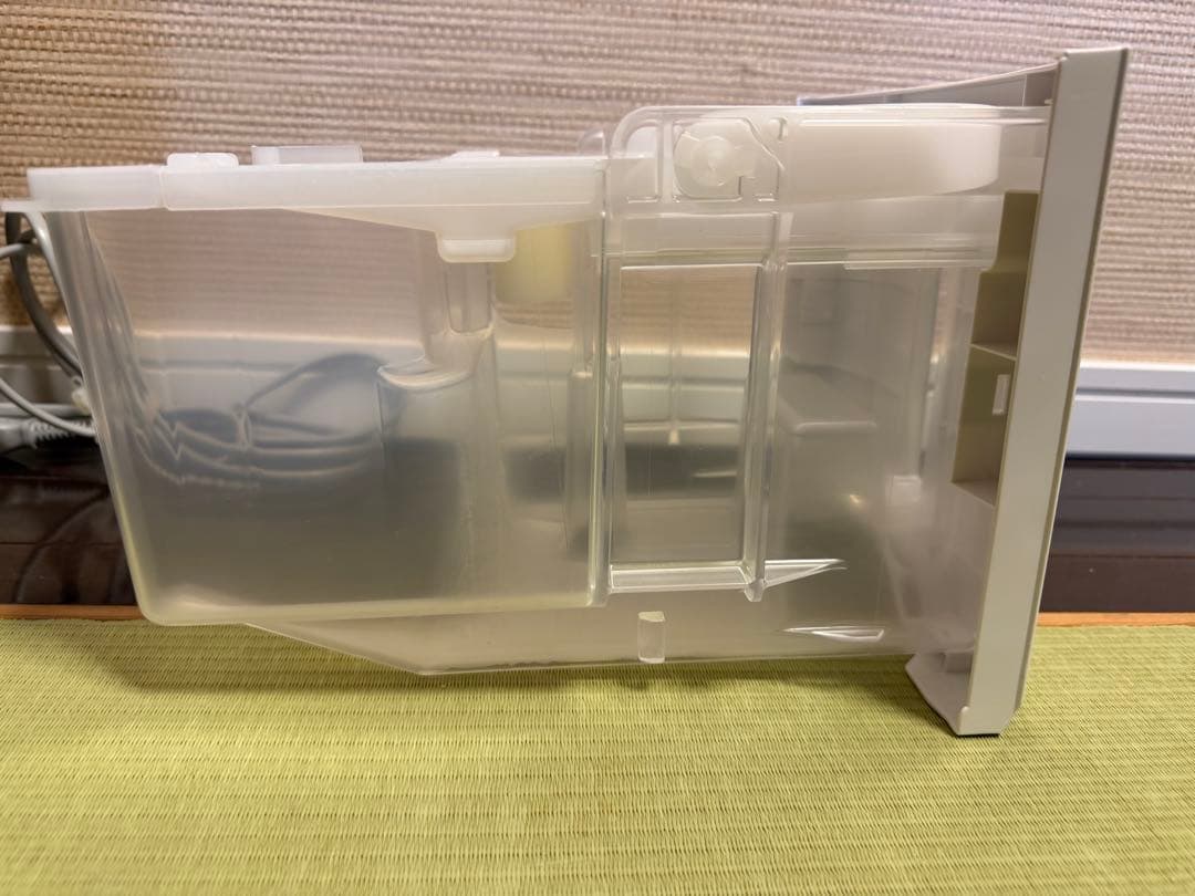 (極美品)生産終了モデルハイブリッド方式 衣類乾燥除湿機　F-YHVX120