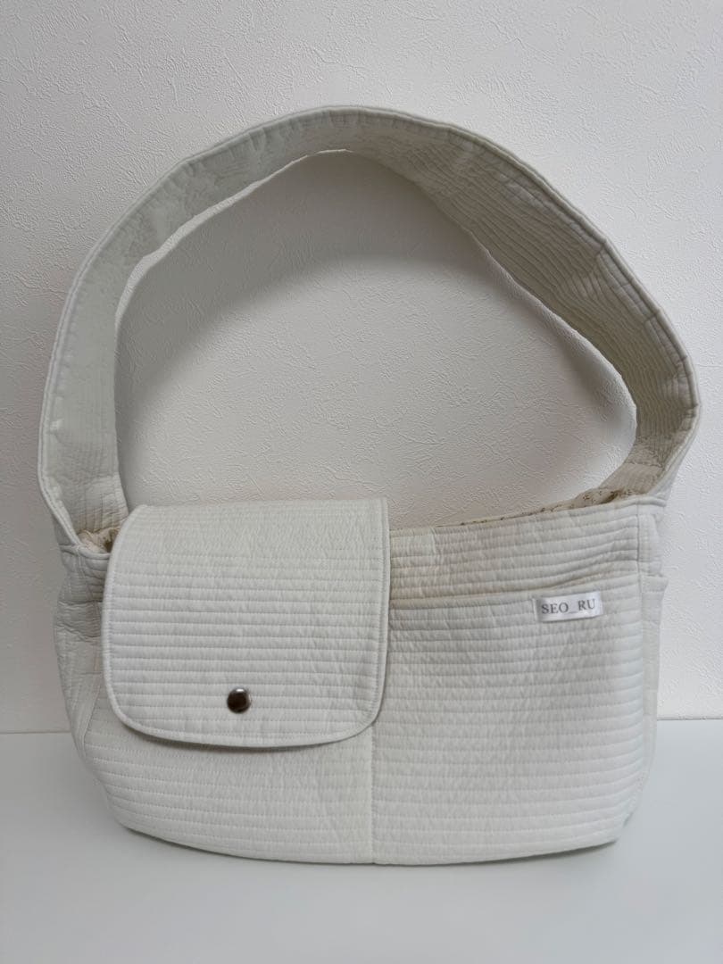 【美品】hubsch グルムスリングバッグ 韓国 キャリーバッグ　ペット　犬 猫