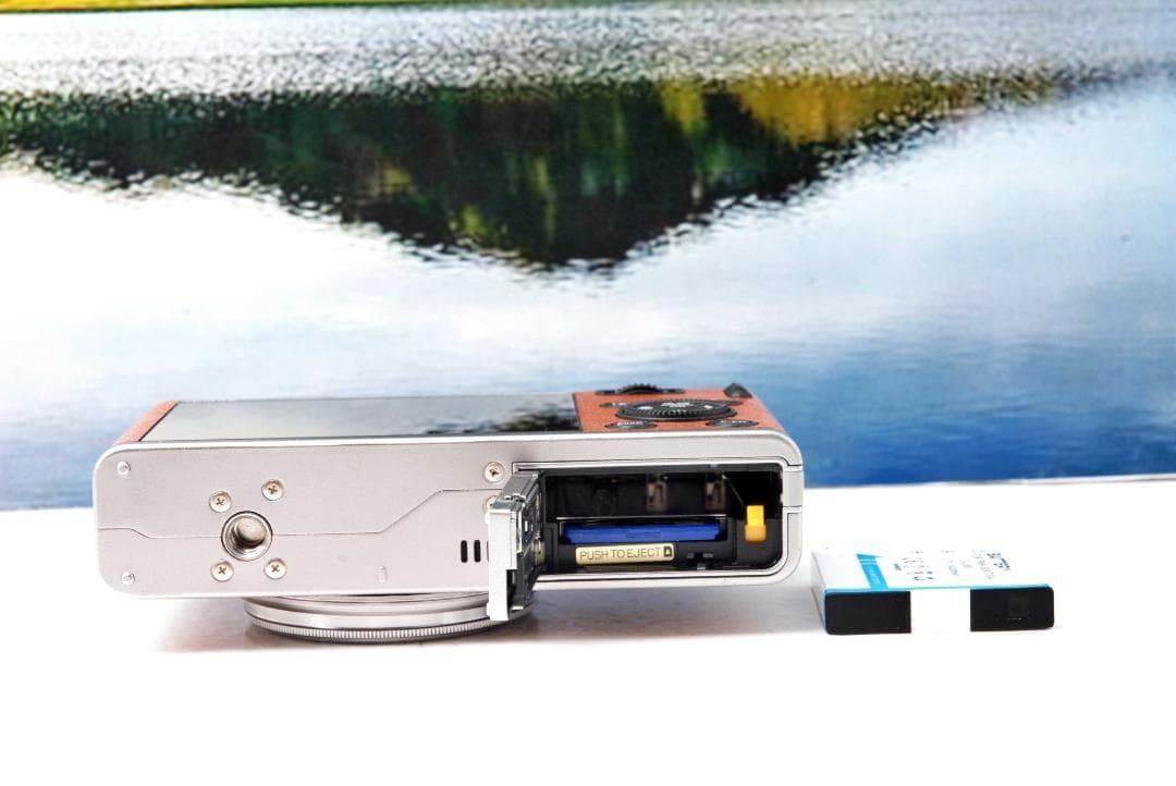 FUJIFILM XF1 高級コンデジ バッテリー　充電器