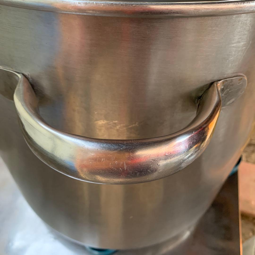 寸胴鍋【ステンレス製】 蓋付き 42cm外側　内側　計量目盛付き　取っ手付き