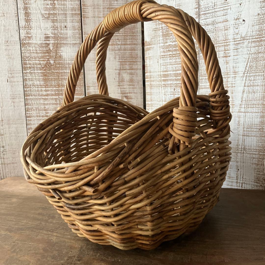 ヨーロッパ　ヴィンテージ　蚤の市　アラログ　ワンハンドルバスケット　籐カゴ