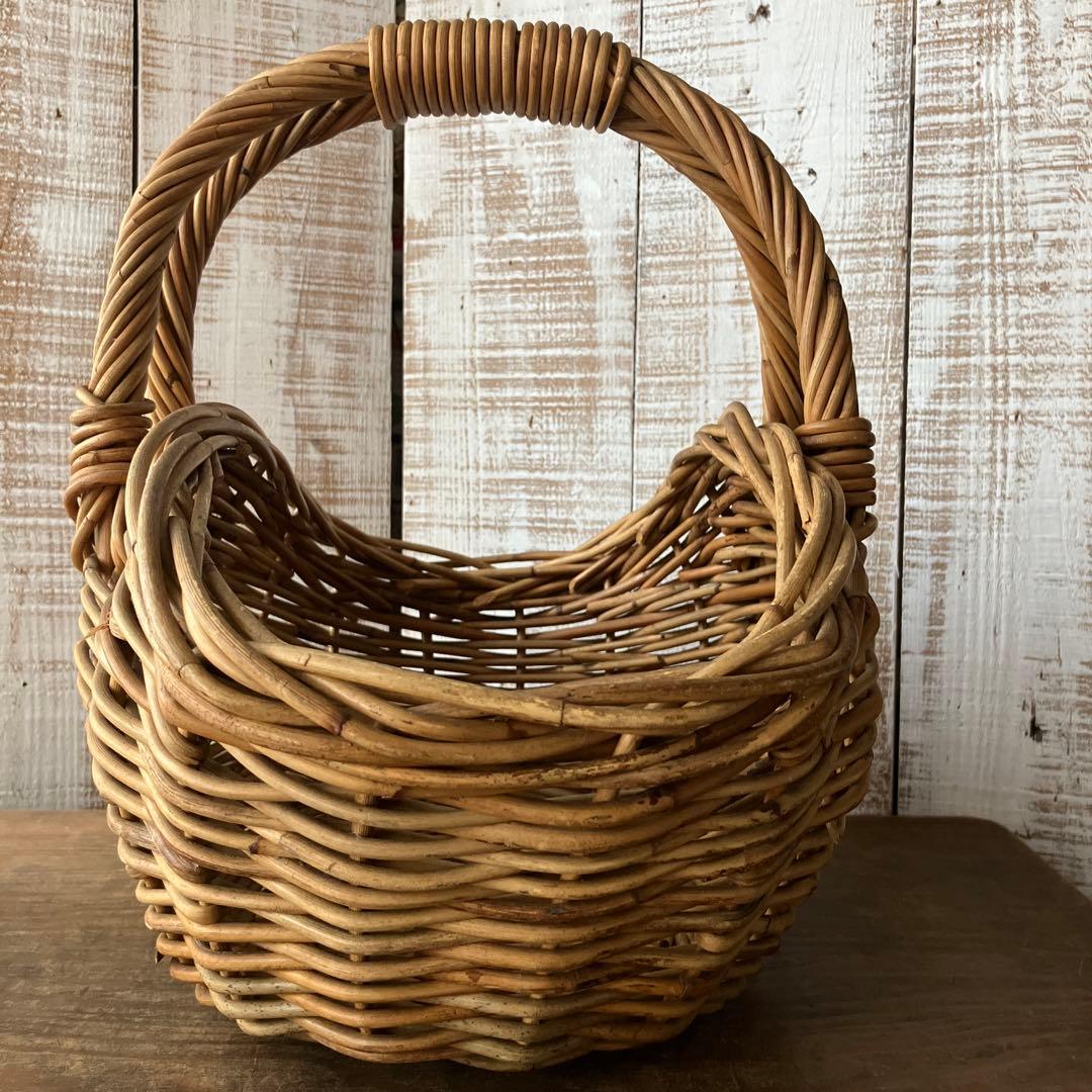 ヨーロッパ　ヴィンテージ　蚤の市　アラログ　ワンハンドルバスケット　籐カゴ