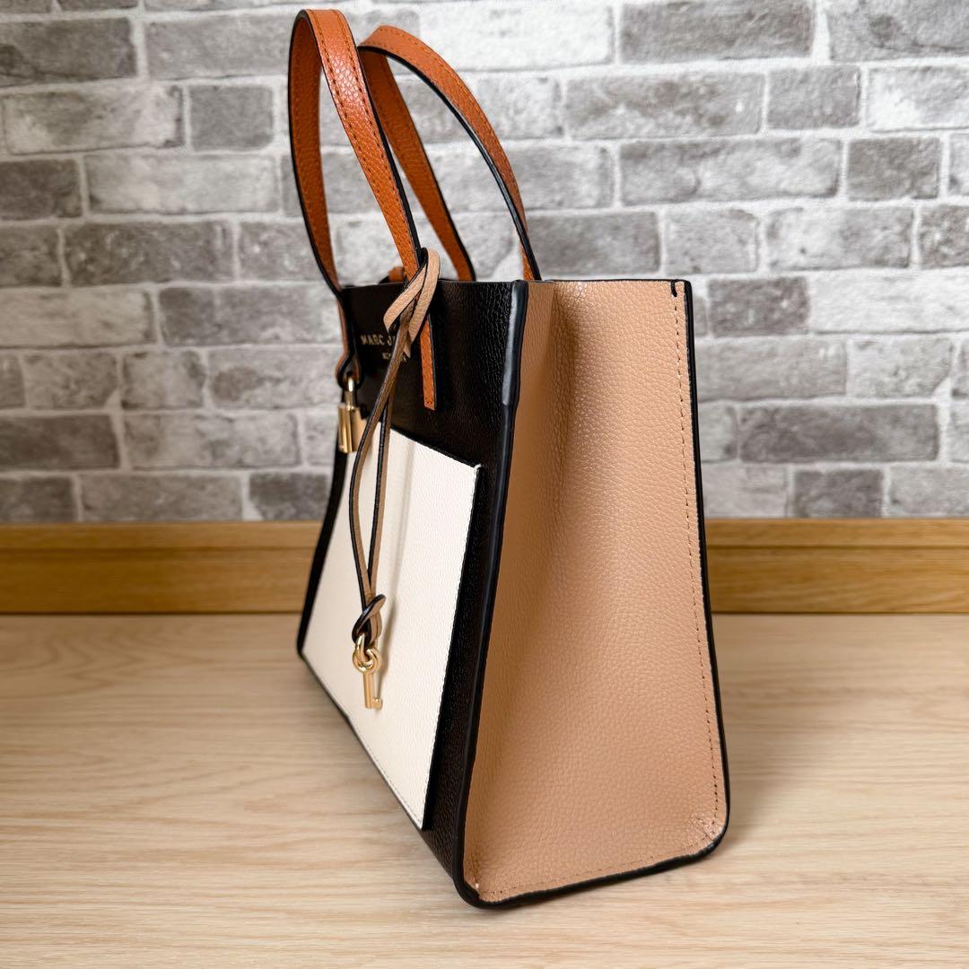 土日限定値下【美品】MARC JACOBS　ミニトートバッグ　ブラック×ベージュ