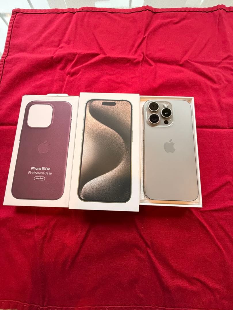 iPhone 15 Pro 256G ナチュラルチタニウム　美品‼️