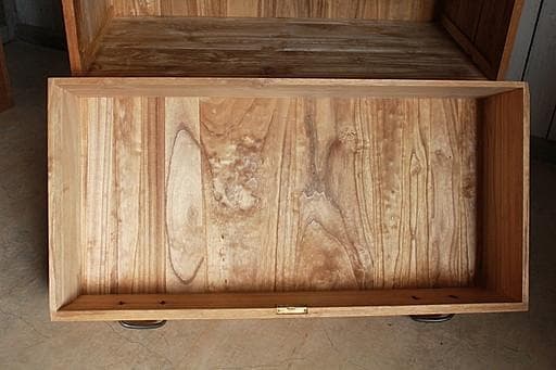 古い木製の引き出し4杯　チェスト　桐箪笥　昭和レトロ　収納　古家具　古民家