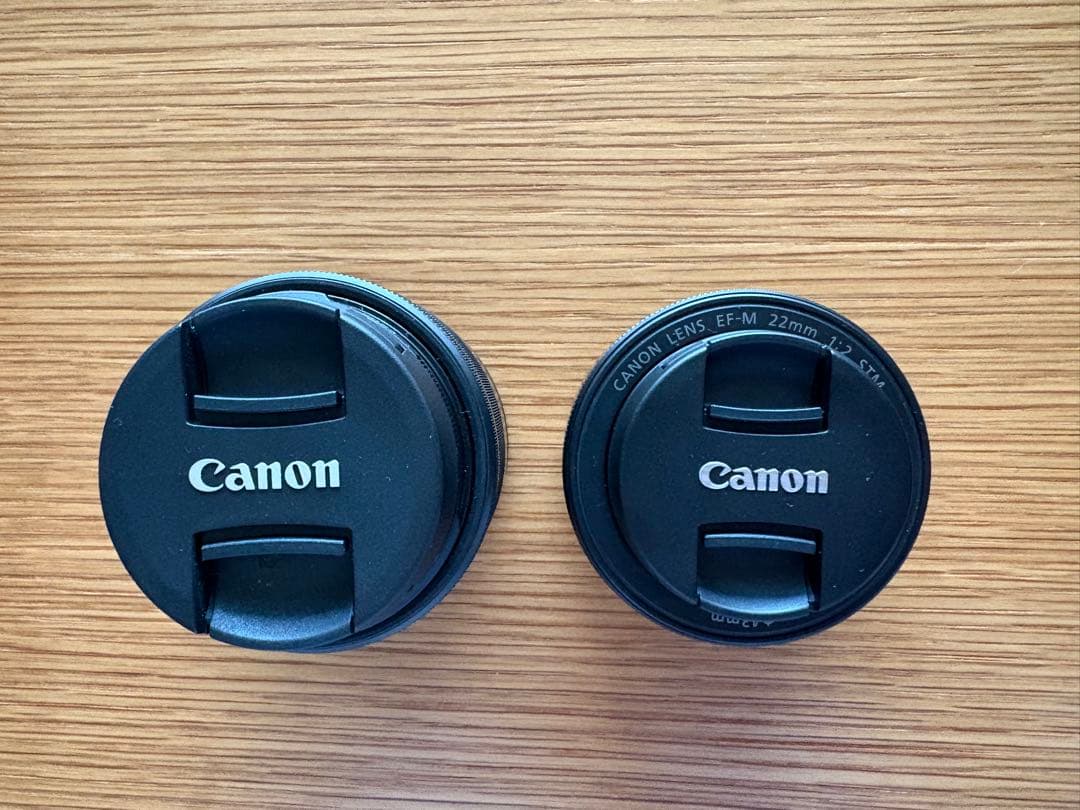 【美品】Canon EOS Kiss M ミラーレス一眼 本体とレンズ2本