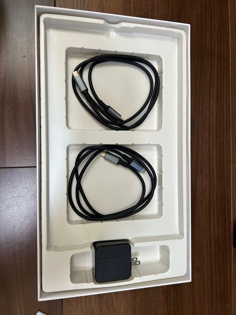 ジャパンネクスト　モバイルディスプレイ 13.3インチ　モニターアーム付き