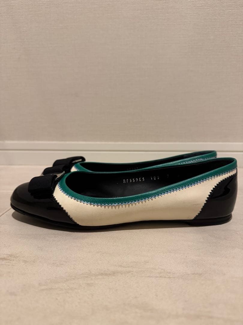 Ayaさま専用 定価9万円 フェラガモ VARINA ヴァリナ バレエシューズ