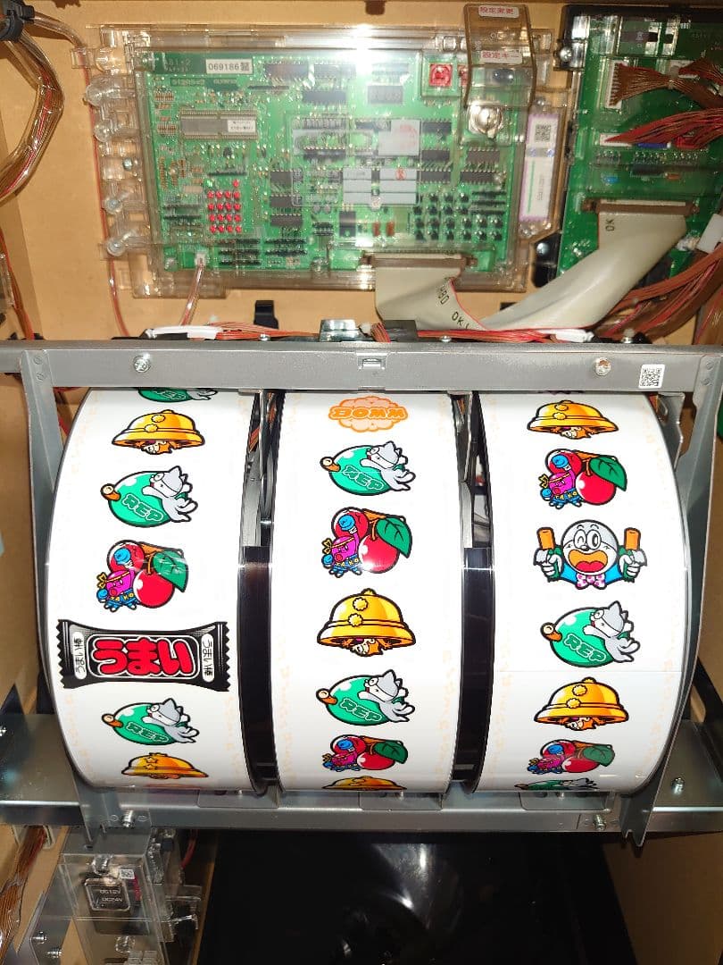 【綺麗な筐体】ジャグラータイプのパチスロ実機★希少！うまい棒（6号機・Aタイプ）