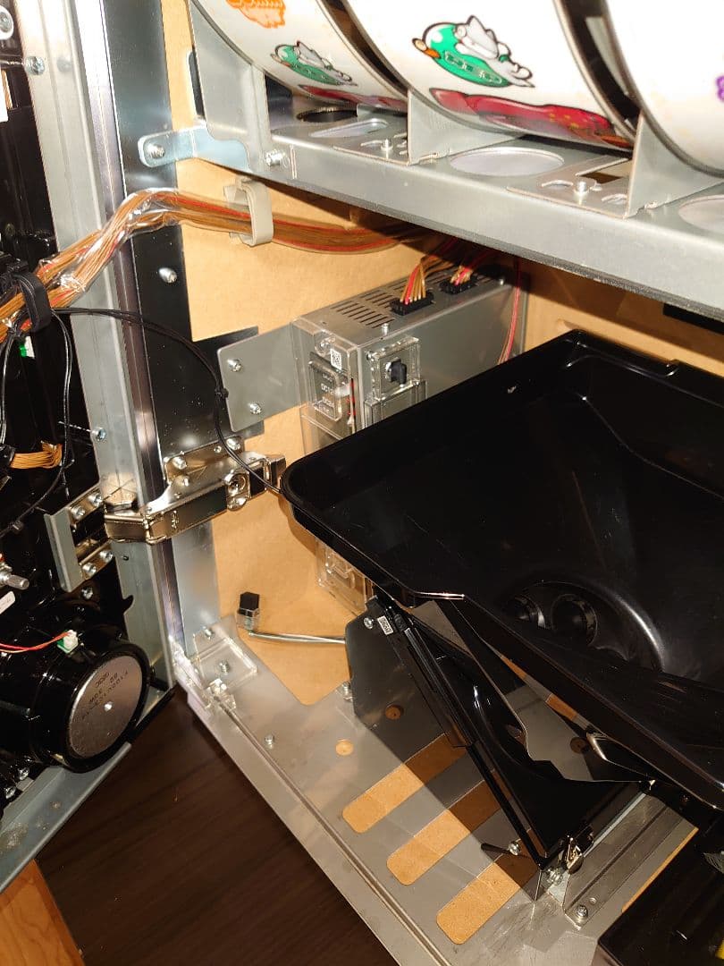 【綺麗な筐体】ジャグラータイプのパチスロ実機★希少！うまい棒（6号機・Aタイプ）