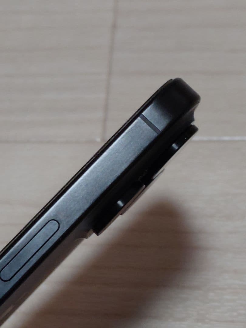 iPhone 15 Pro 512GB ブラックチタニウム 美品 SIMフリー