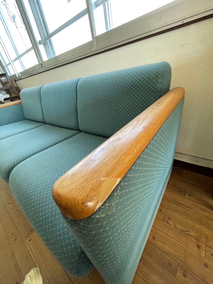 青い布張りの3人掛けソファ　送料込み