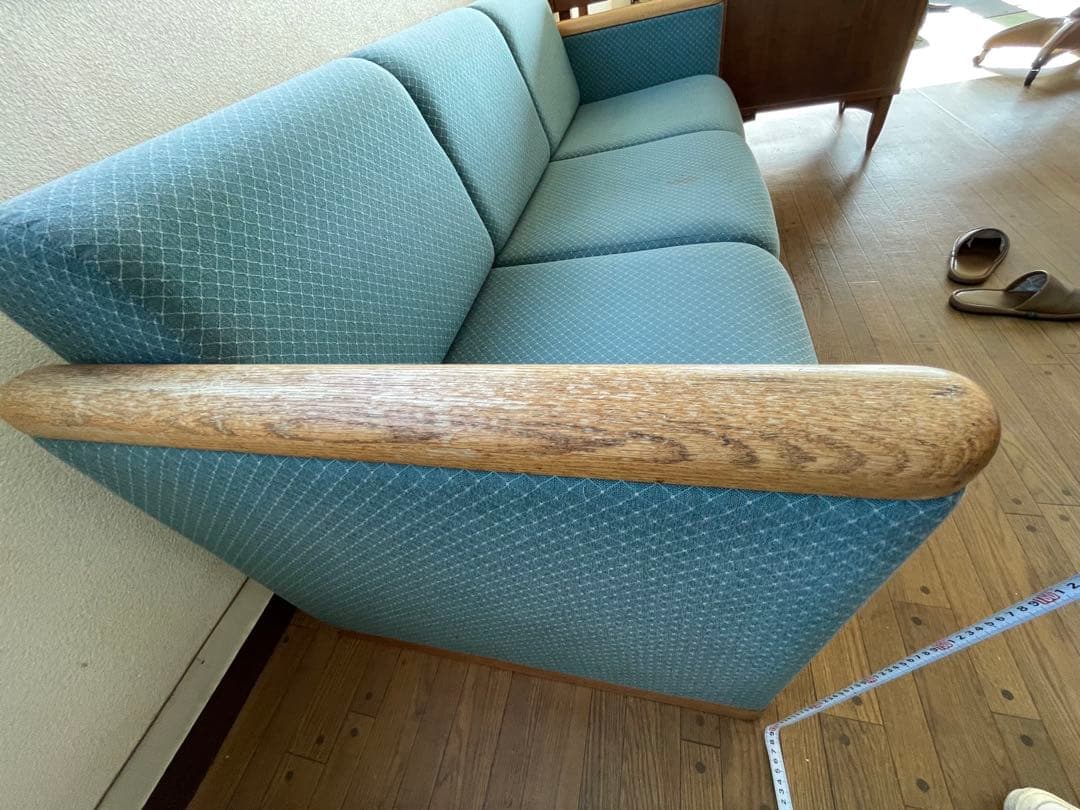 青い布張りの3人掛けソファ　送料込み