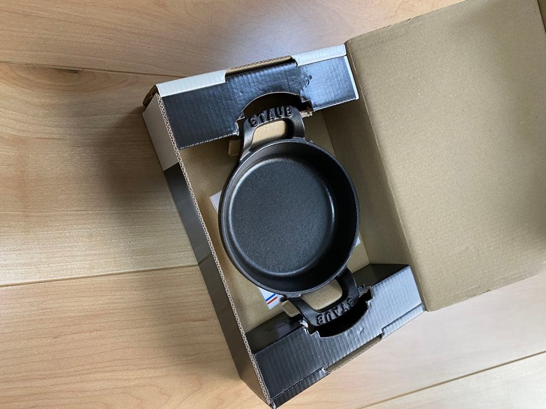 staub社 鍋、ミニフライパン、ミニラウンドディッシュ4点セット