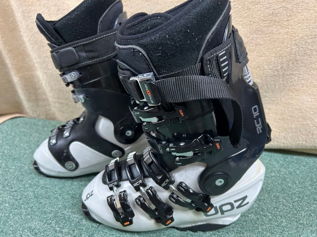 UPZ RC10 スノーボードハードブーツ