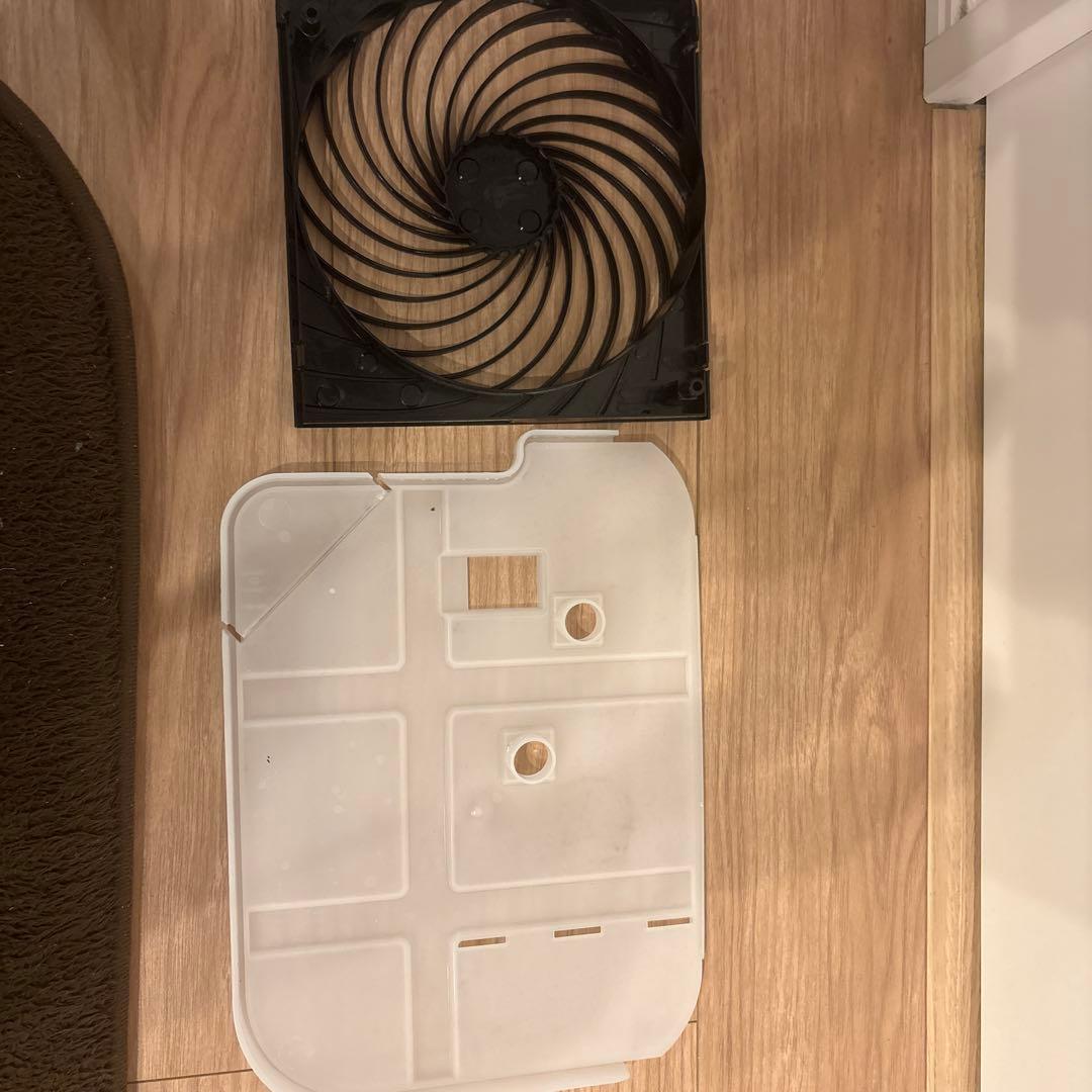 Toshiba 除湿機 ホワイト　KIJDC-L50-W