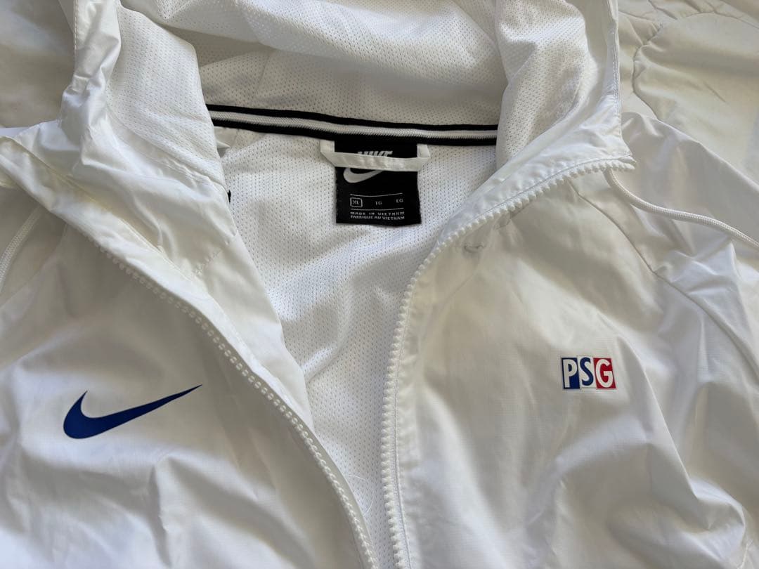 【希少品】Nike ナイロンパーカー、裏起毛スエットパンツ　パリサンジェルマン