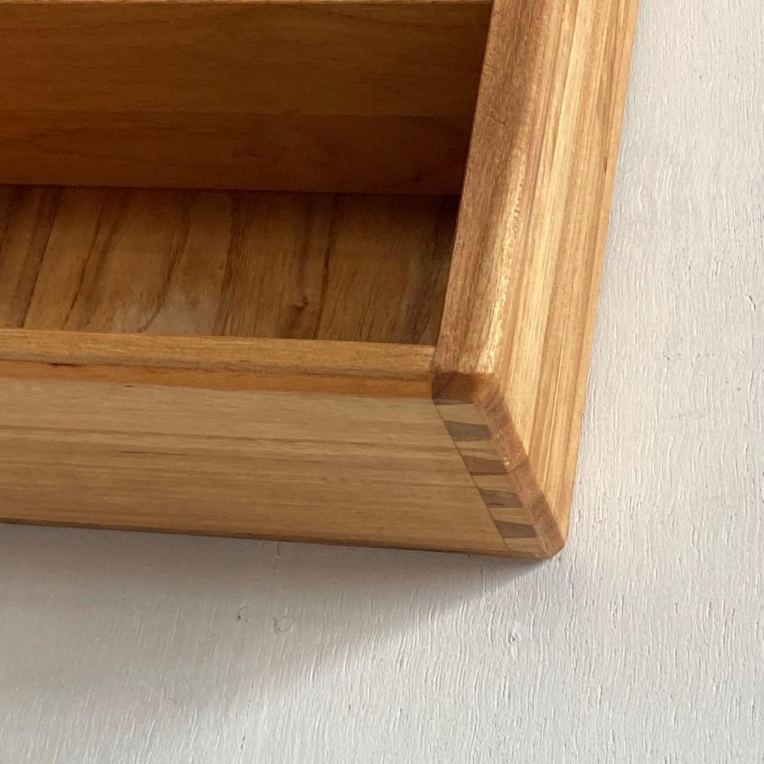 古い木製 壁掛け 飾り棚 オープンシェルフ カップ棚