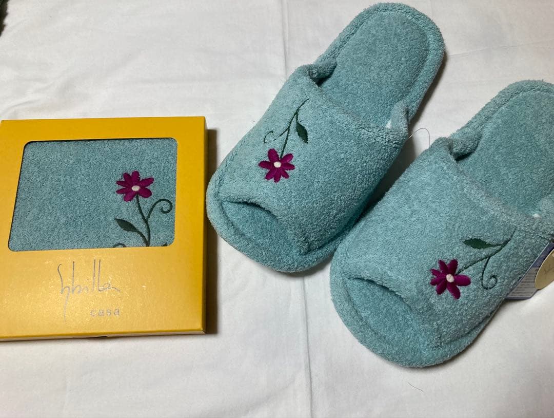 新品＊シビラ トイレタリー トイレセット4点＊トイレマット、フタカバー　スリッパ