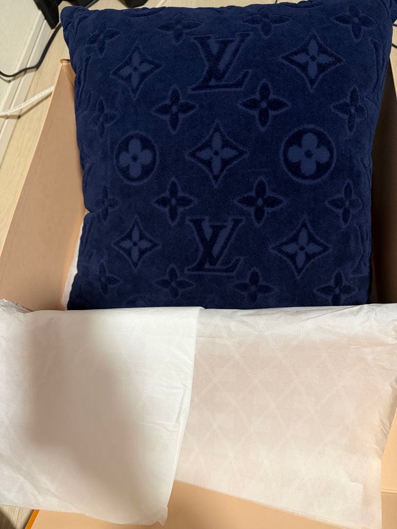 LOUIS VUITTON ネイビー クッション