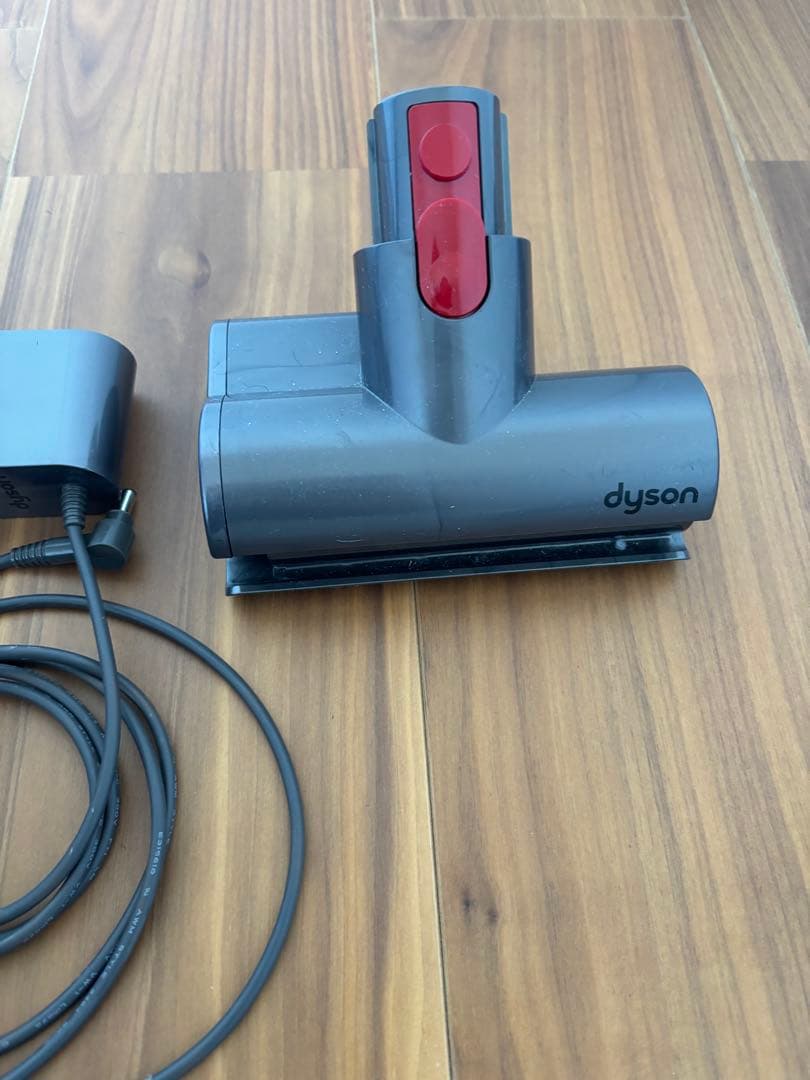 純正　Dyson V10 Fluffy コードレス掃除機 本体と付属品　ダイソン