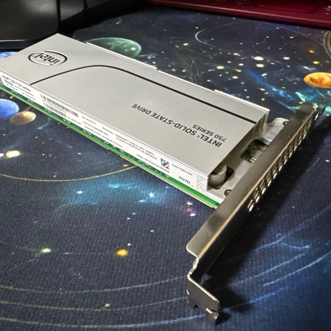 Intel SSD 750 Series 800GB データセンター向け高