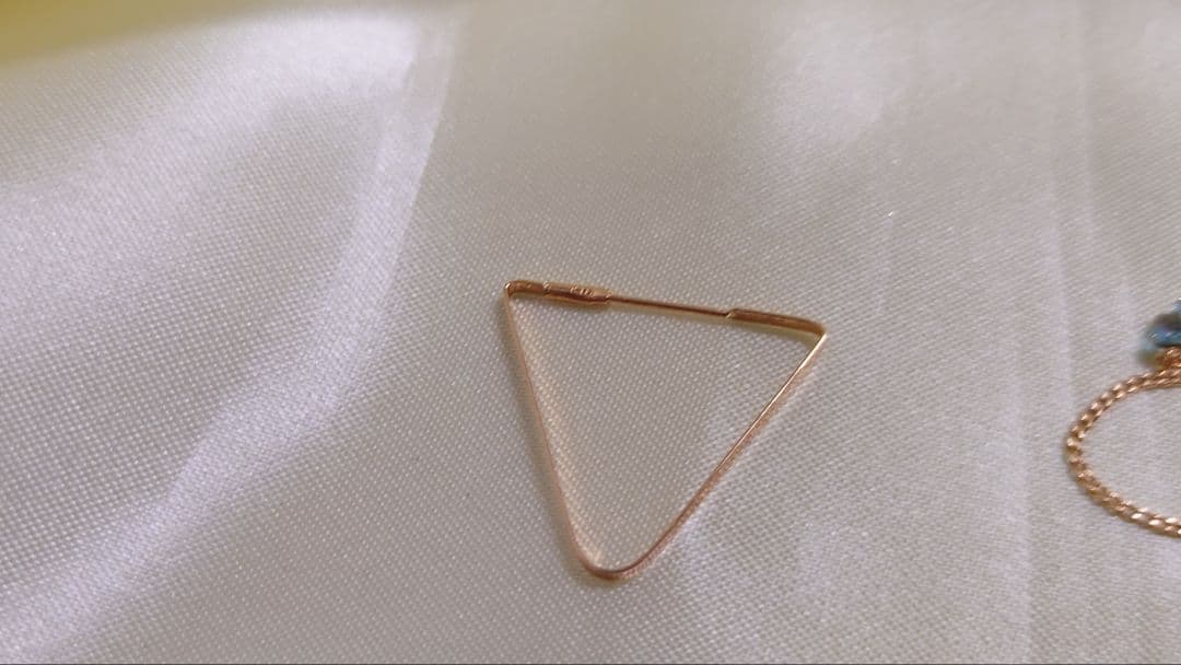 K18　三角 ピアス　ロングピアス　星ピアス