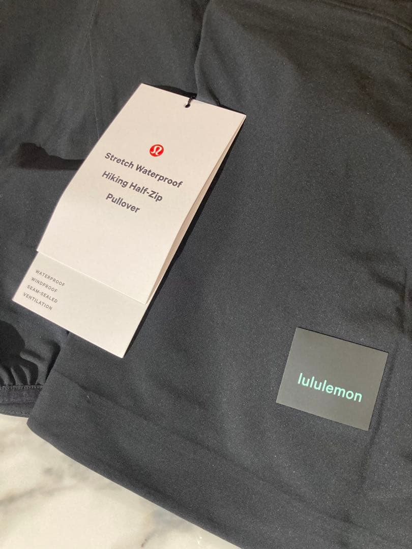 【新品タグ付き・定価29,800円】ルルレモン　ジャケット　パーカー　４　黒