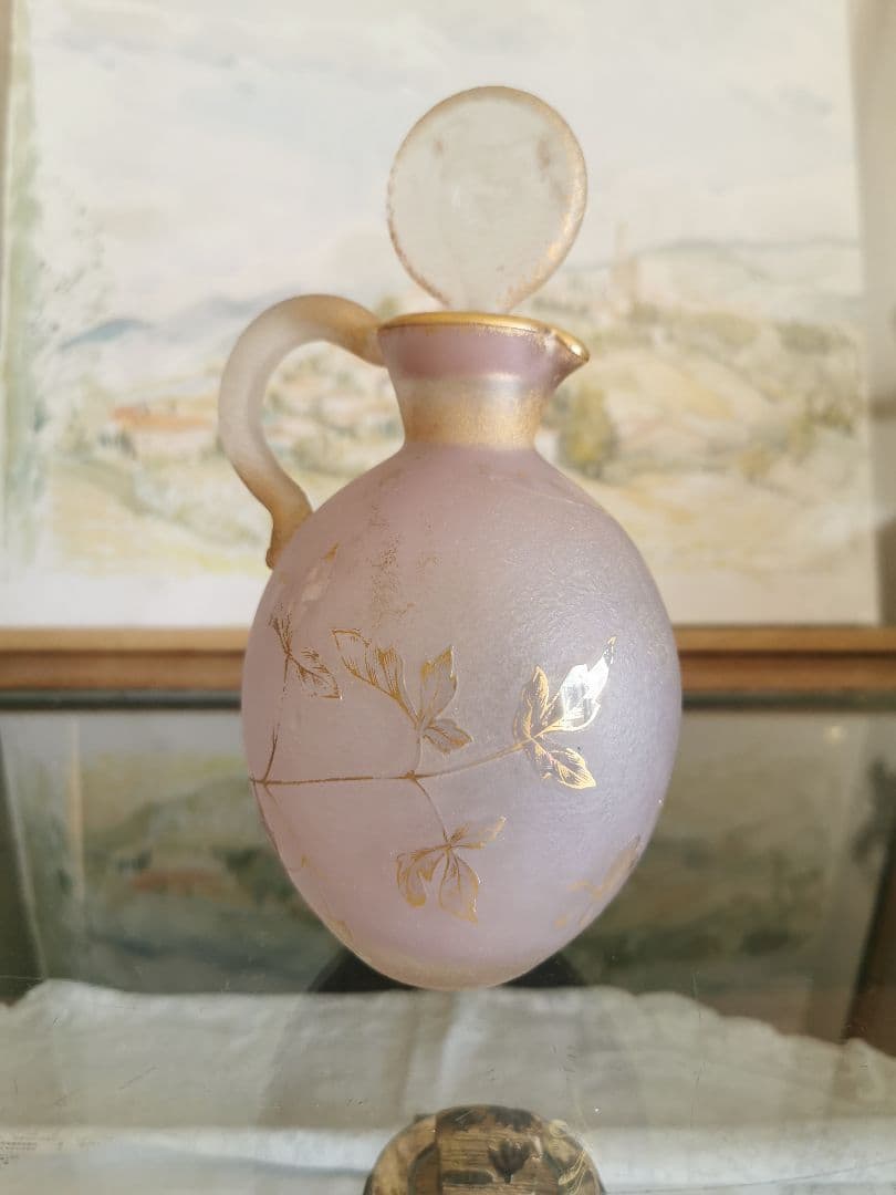 アンティークドームナンシー 駒草紋様金彩デキャンタ ラヴェンダーピンク キャラフ