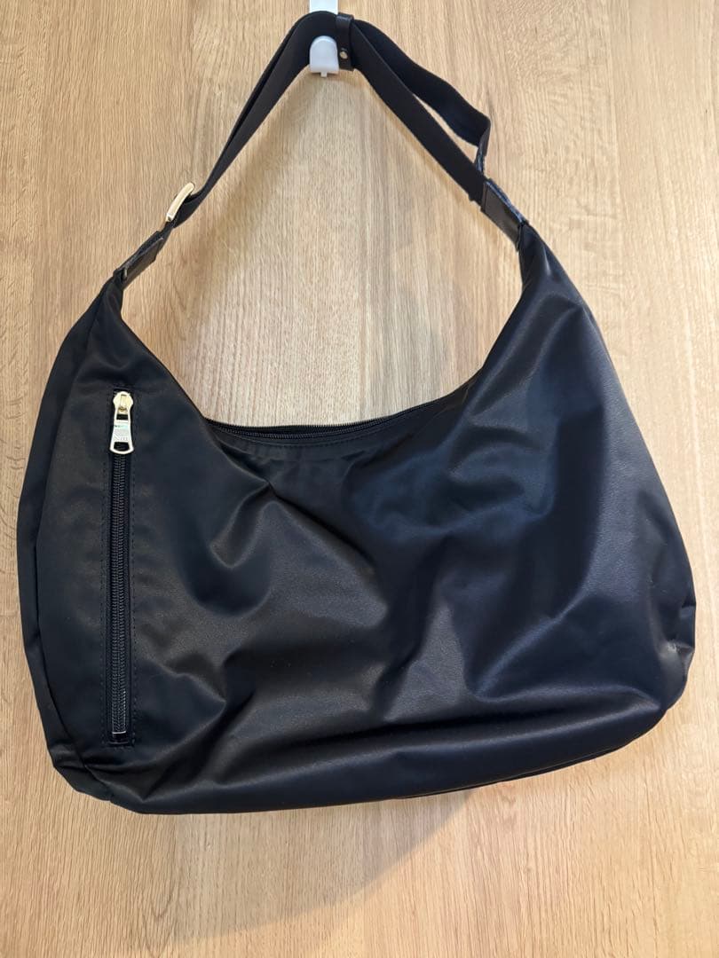 パ*コ様 ナイロンラウンドビッグショルダーバッグ