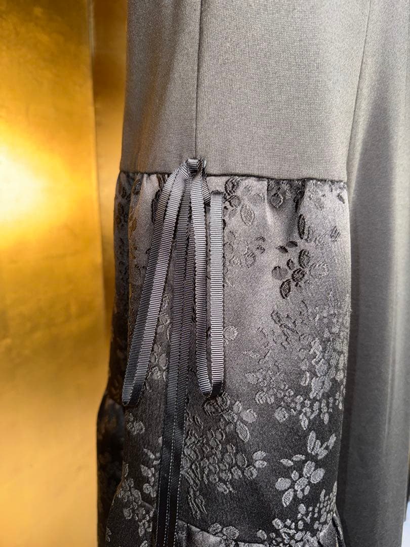 【スーパービューティ】新品タグ付き定価24,200円ストレッチワンピース42