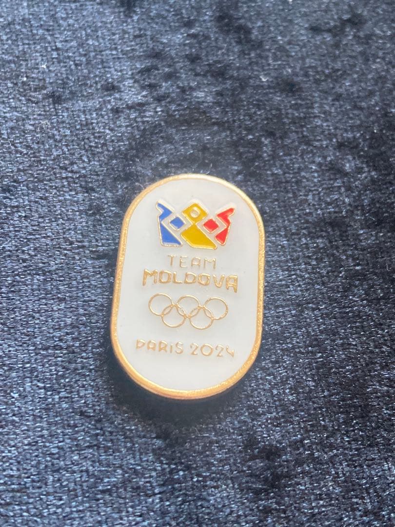 IYK　パリオリンピック　ピンバッジ