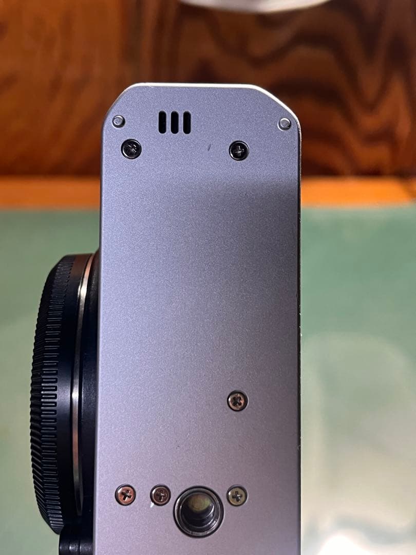 【値下げ中】Fujifilm X-E4 ミラーレスカメラ ボディ シルバー